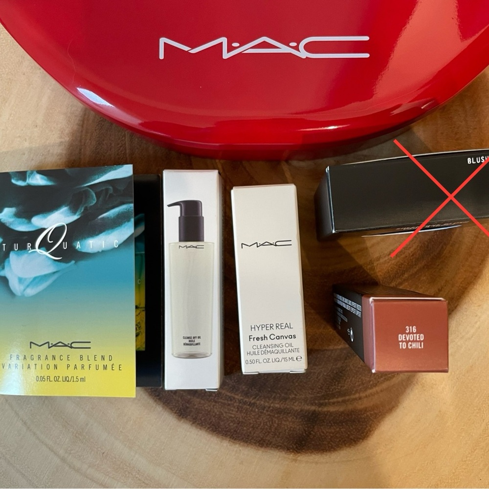 MAC makeup bundle - Picture 3 of 4